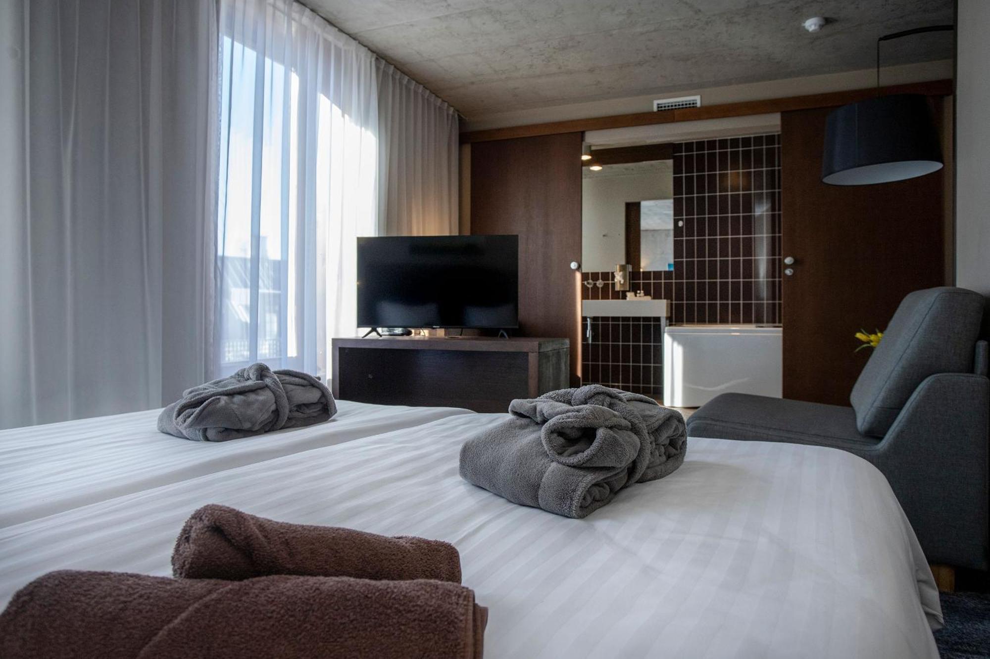 Johan Design & Spa Hotel Kuressaare Bagian luar foto